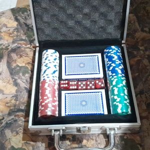 Vegas style poker set